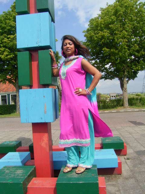 pooja kumar hot pics. pooja kumar chuck. pooja kumar hot pics.